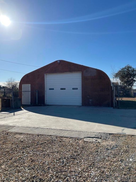 Image 26 of property listing at 34792 Cedar Rd, Barstow, CA 92311