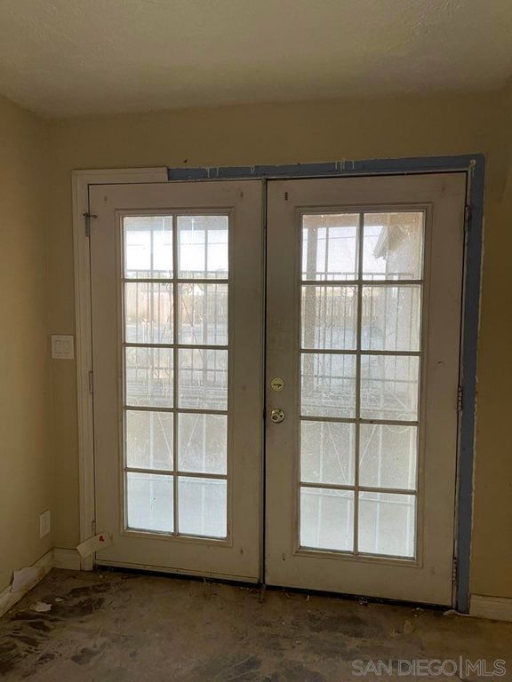 Image 8 of property listing at 34792 Cedar Rd, Barstow, CA 92311