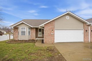 1335 Poplar Street A, Highland, IL 62249