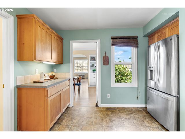 874 Ne BIRCHWOOD Dr, Hillsboro, OR 97124