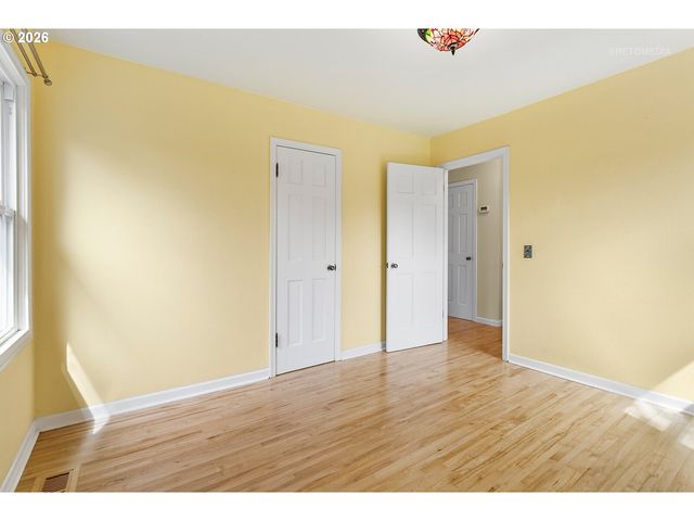 874 Ne BIRCHWOOD Dr, Hillsboro, OR 97124