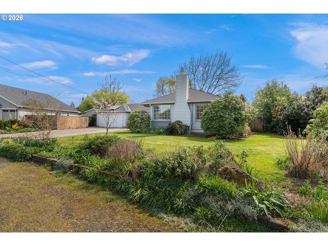 874 Ne BIRCHWOOD Dr, Hillsboro, OR 97124