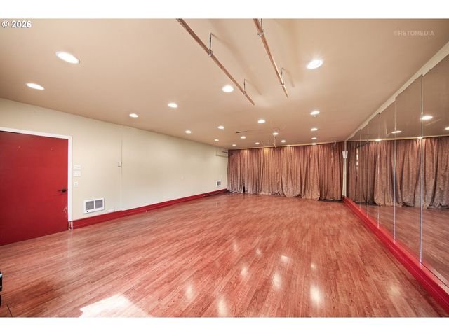 874 Ne BIRCHWOOD Dr, Hillsboro, OR 97124