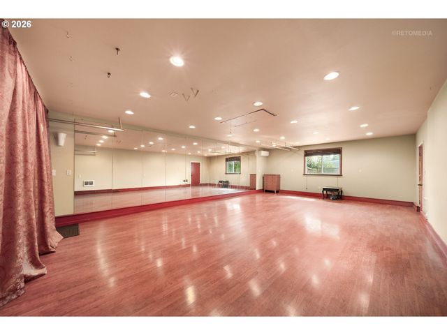 874 Ne BIRCHWOOD Dr, Hillsboro, OR 97124