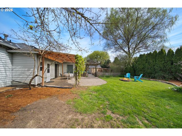 874 Ne BIRCHWOOD Dr, Hillsboro, OR 97124