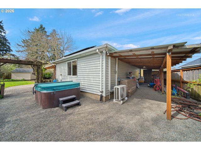 874 Ne BIRCHWOOD Dr, Hillsboro, OR 97124