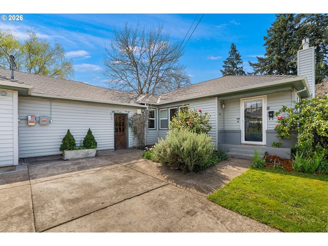 874 Ne BIRCHWOOD Dr, Hillsboro, OR 97124