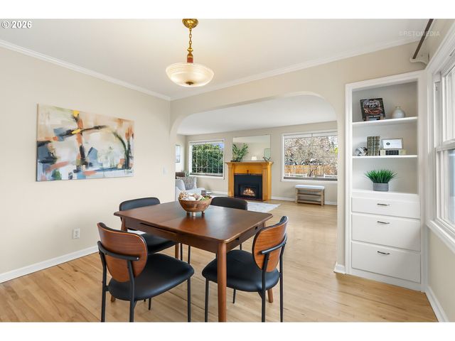 874 Ne BIRCHWOOD Dr, Hillsboro, OR 97124