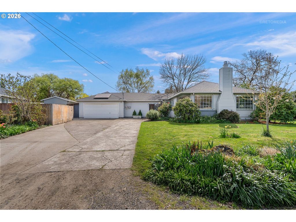 874 Ne BIRCHWOOD Dr, Hillsboro, OR 97124