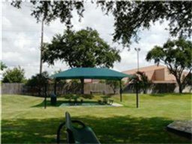 3216 Shadowwalk Drive, Houston, TX 77082