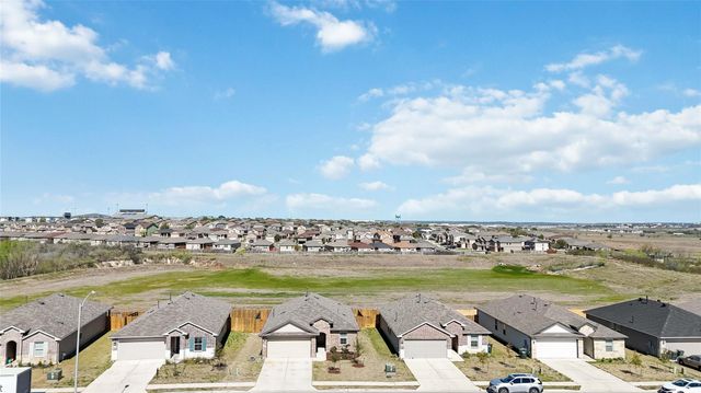 215 WHIPPORWILL LN, San Marcos, TX 78666
