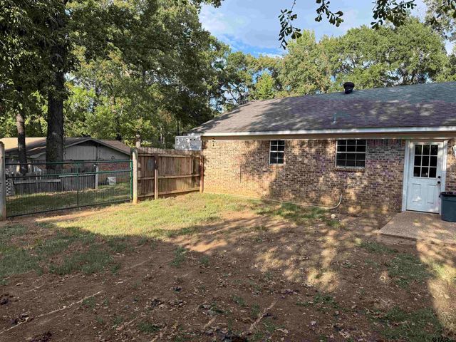 10286 Creek Bend Dr, Tyler, TX 75707