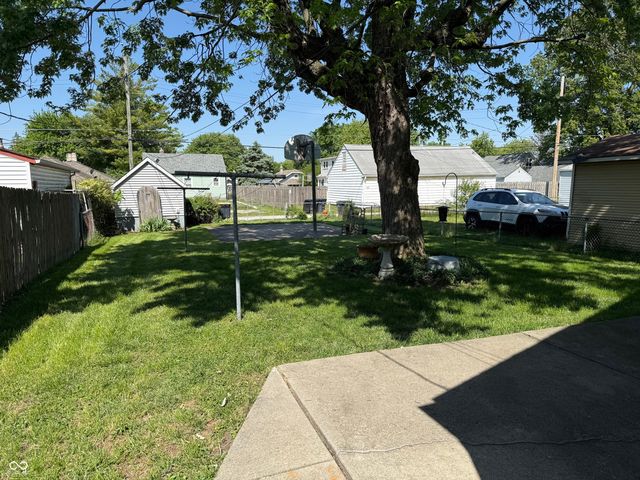 132 S 10th Avenue, Beech Grove, IN 46107