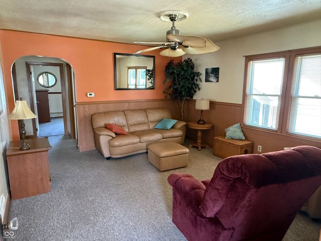 132 S 10th Avenue, Beech Grove, IN 46107