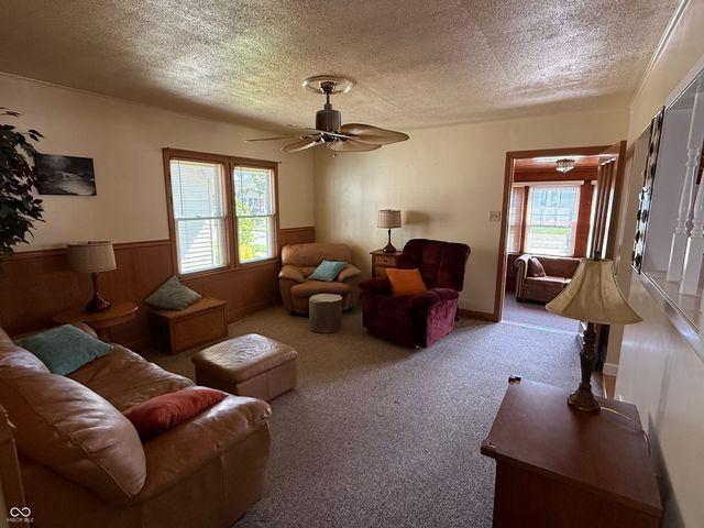132 S 10th Avenue, Beech Grove, IN 46107