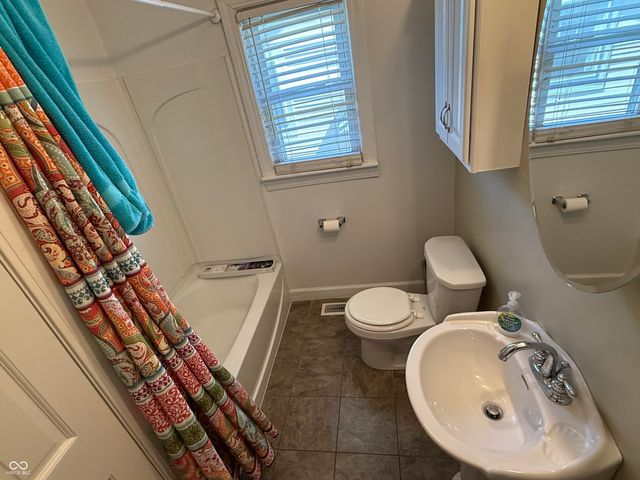 132 S 10th Avenue, Beech Grove, IN 46107