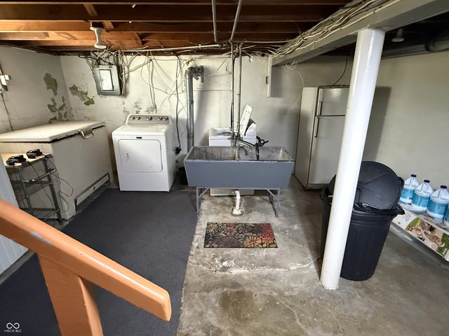 132 S 10th Avenue, Beech Grove, IN 46107