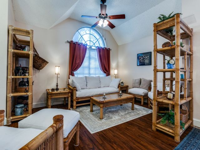3214 Pecan Meadow Drive, Garland, TX 75040