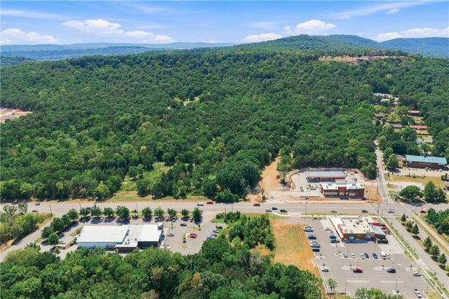 4005 W Martin Luther King Jr Boulevard, Fayetteville, AR 72704