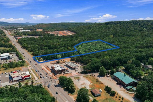 4005 W Martin Luther King Jr Boulevard, Fayetteville, AR 72704