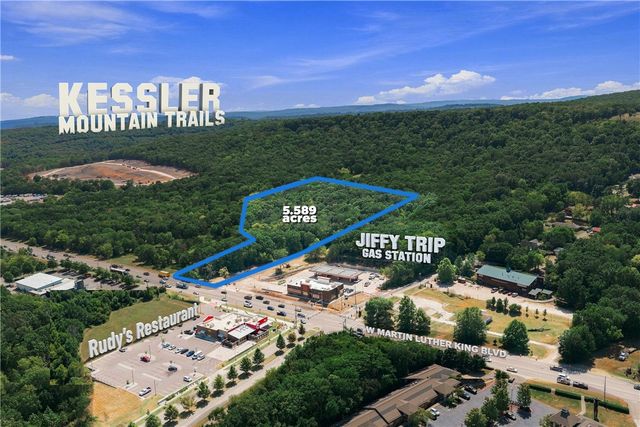 4005 W Martin Luther King Jr Boulevard, Fayetteville, AR 72704