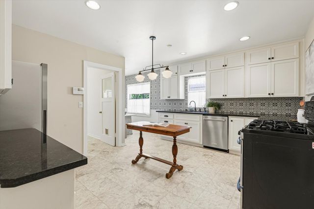 4026 58th St, Sacramento, CA 95820