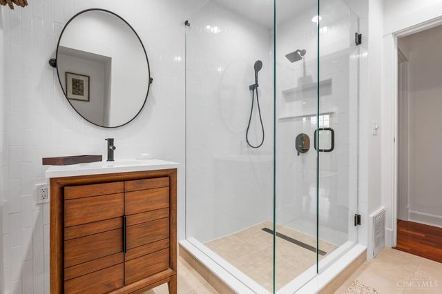 3246 Observatory Avenue, Cincinnati, OH 45208