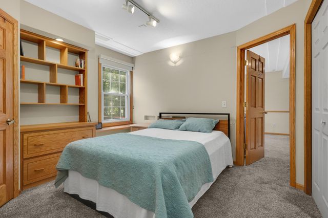 2307 Grange Avenue N, Oakdale, MN 55128