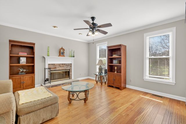 2082 Canoe Branch Rd, Lebanon, TN 37087