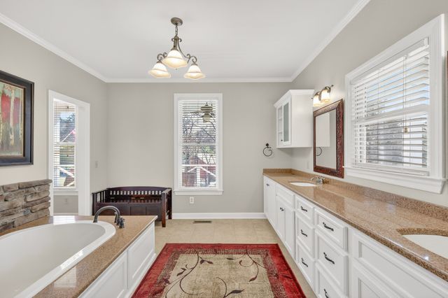 2082 Canoe Branch Rd, Lebanon, TN 37087