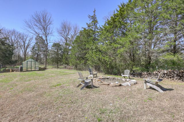 2082 Canoe Branch Rd, Lebanon, TN 37087