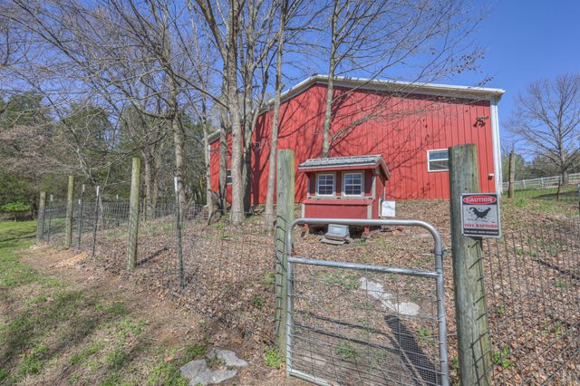 2082 Canoe Branch Rd, Lebanon, TN 37087