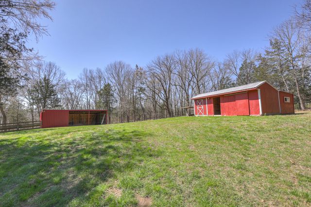 2082 Canoe Branch Rd, Lebanon, TN 37087