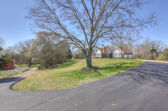 2082 Canoe Branch Rd, Lebanon, TN 37087