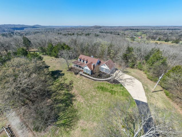 2082 Canoe Branch Rd, Lebanon, TN 37087