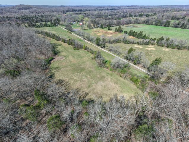 2082 Canoe Branch Rd, Lebanon, TN 37087