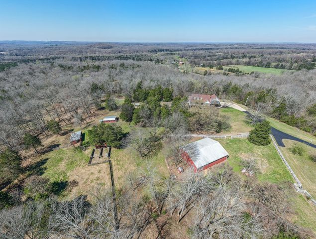 2082 Canoe Branch Rd, Lebanon, TN 37087