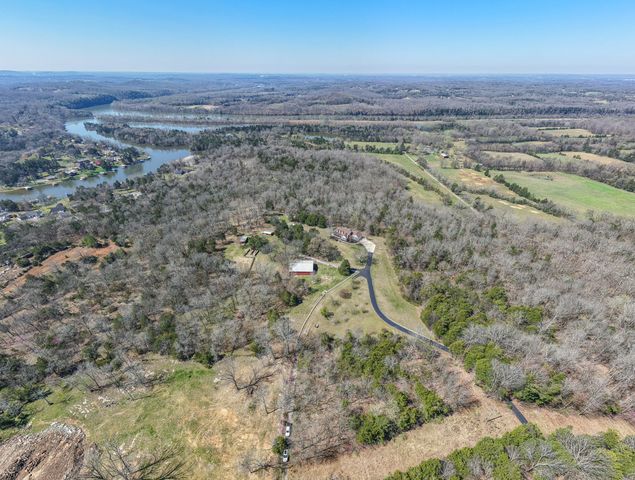 2082 Canoe Branch Rd, Lebanon, TN 37087