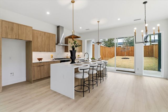 628 Wayne Street, Dallas, TX 75223