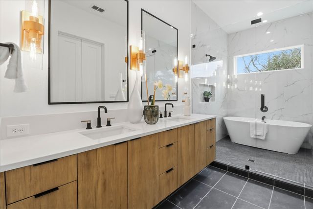 628 Wayne Street, Dallas, TX 75223