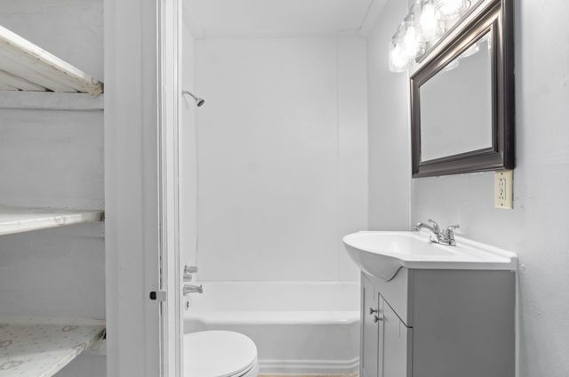 814 Gracey Ave, Clarksville, TN 37040