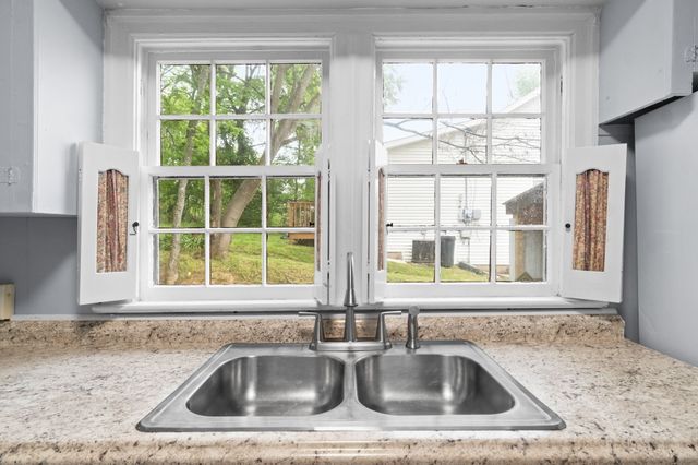 814 Gracey Ave, Clarksville, TN 37040