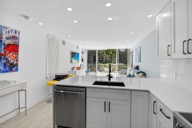 769 Jeffery Street 2-104, Boca Raton, FL 33487