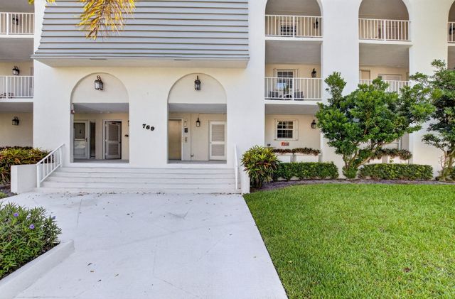 769 Jeffery Street 2-104, Boca Raton, FL 33487