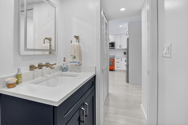 769 Jeffery Street 2-104, Boca Raton, FL 33487