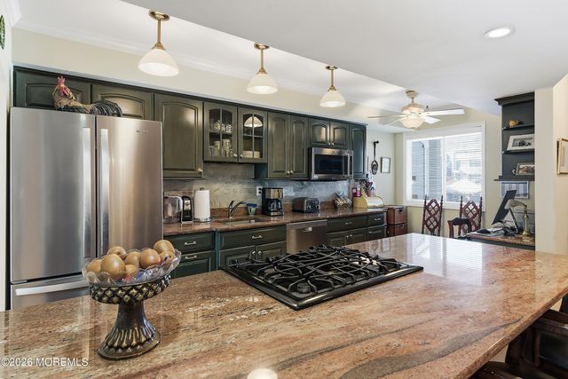 29 Rambling Meadow Court, Tinton Falls, NJ 07724