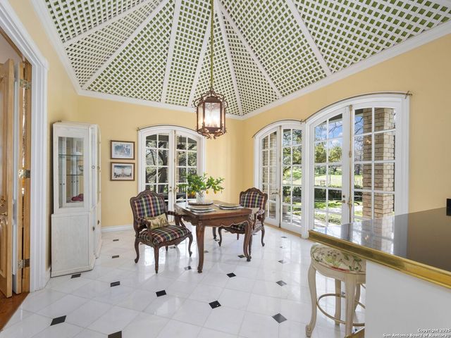 7 Lazy Hollow, San Antonio, TX 78230