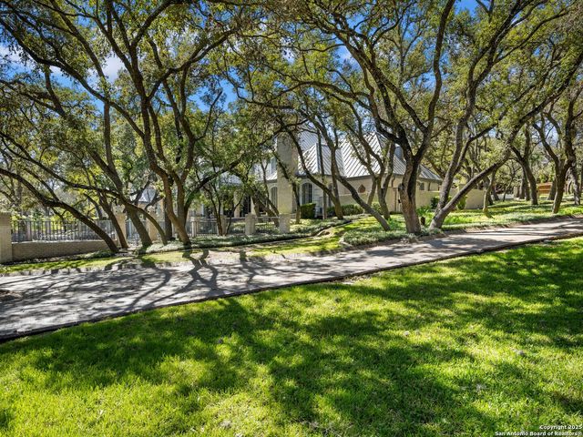 7 Lazy Hollow, San Antonio, TX 78230