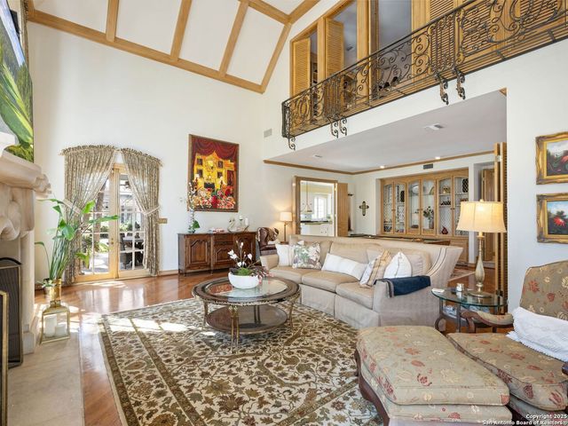 7 Lazy Hollow, San Antonio, TX 78230