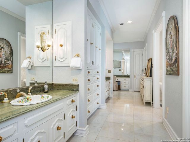 7 Lazy Hollow, San Antonio, TX 78230